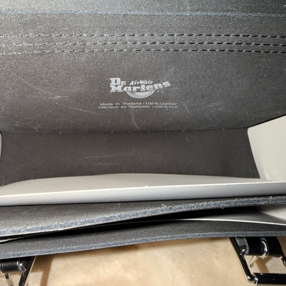 Dr. Martens Classic Black Messenger 11in Bag - Picture 11 of 13